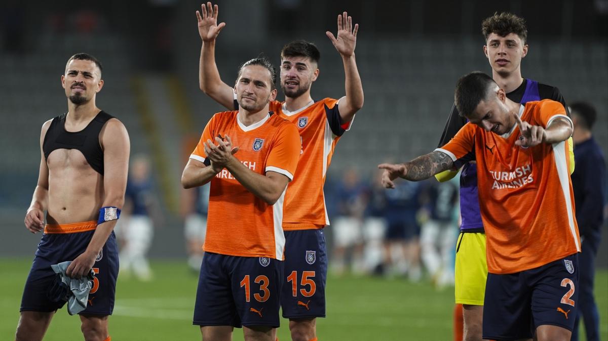 Baakehir UEFA Konferans Ligi Gksel Gmda fotoraflar resimleri