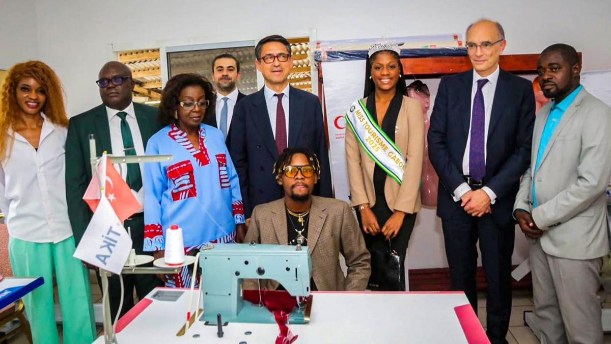 TKA Gabon diki atlyesi fotoraflar resimleri