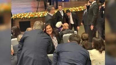 CHP'den istifa eden zlem eriolu AK Parti binasna geldi