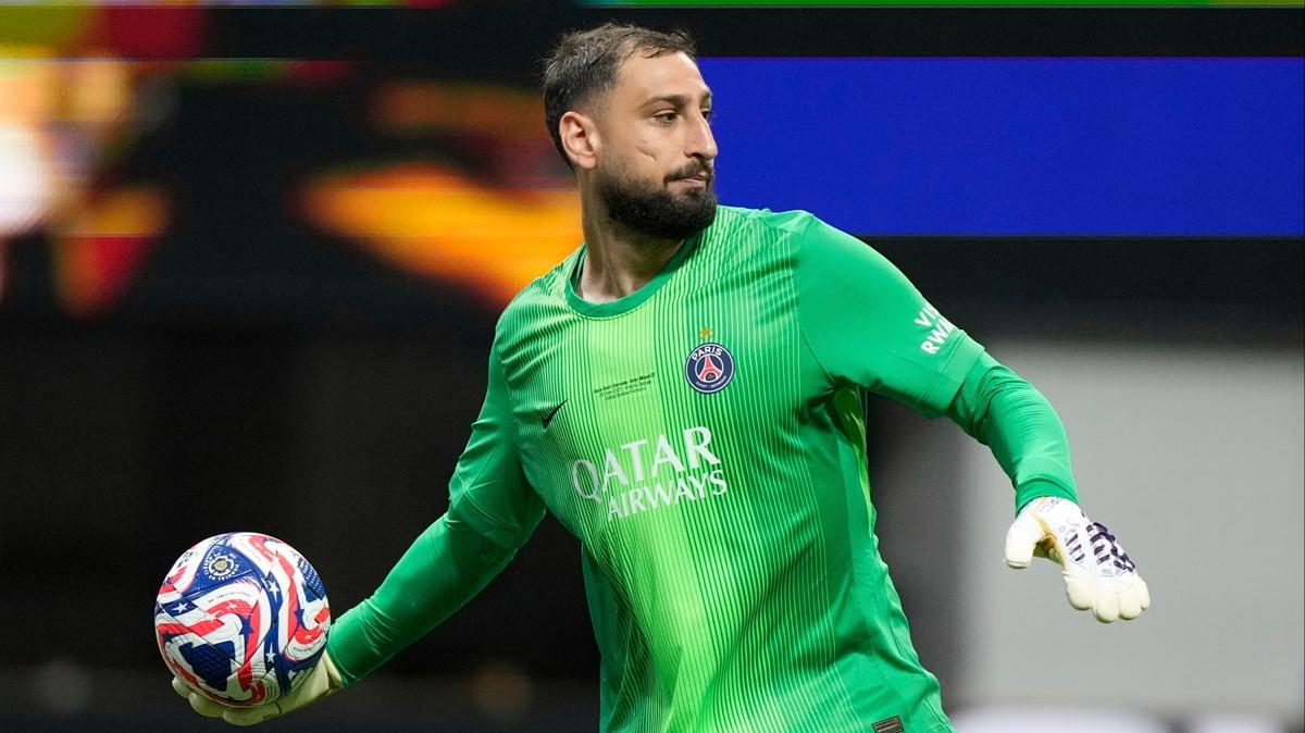 Gianluigi Donnarumma United transfer fotoraflar resimleri
