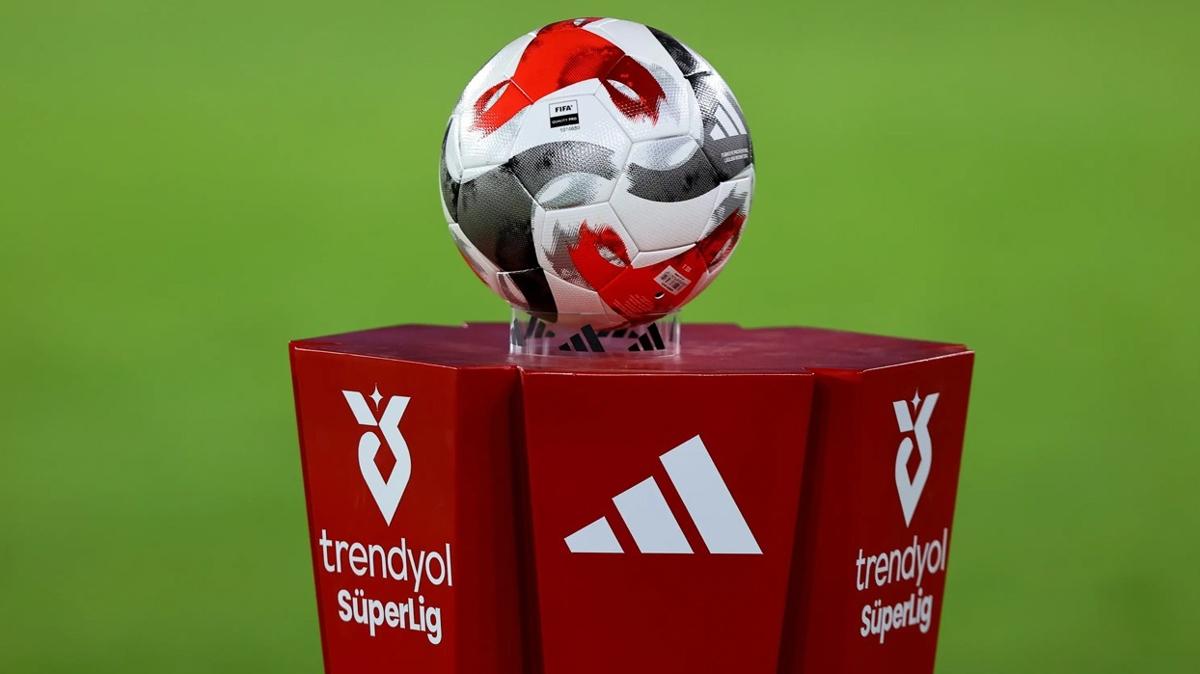 sper lig futbol fikstr fotoraflar resimleri