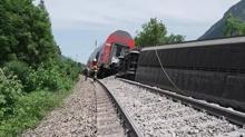 Yolcu treni raydan kt: ok sayda kii yaral