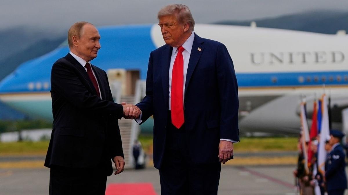 abd donald trump rusya vladimir putin alaska zirve ukrayna sava fotoraflar resimleri