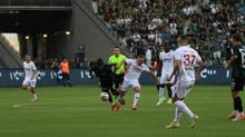 Kocaelispor - Samsunspor manda ortalk kart! 10 dakikada 3 kez VAR kontrol