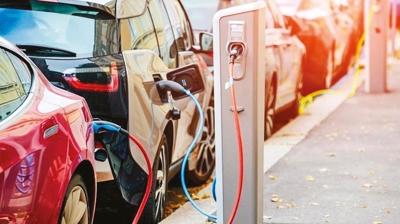 Elektrikli ara satnda Avrupa'da drdncyz