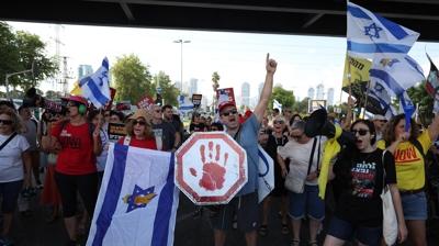 sraillilerden Netanyahu'ya isyan: On binler Gazze igaline kar greve gitti