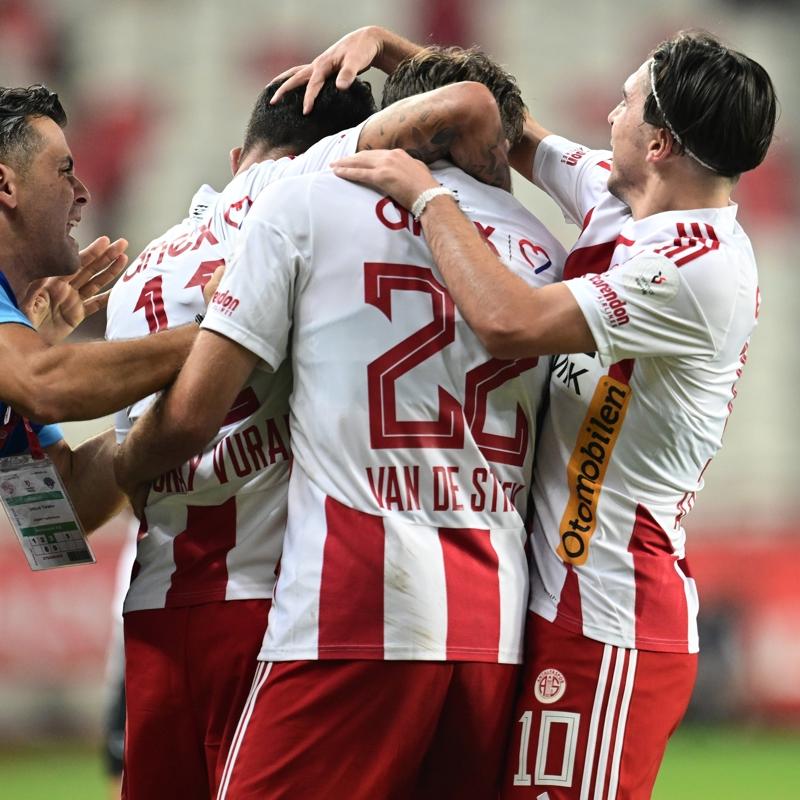 Antalyaspor, 2'de 2 yaparak 9 sezon sonra ilki ba�ard�