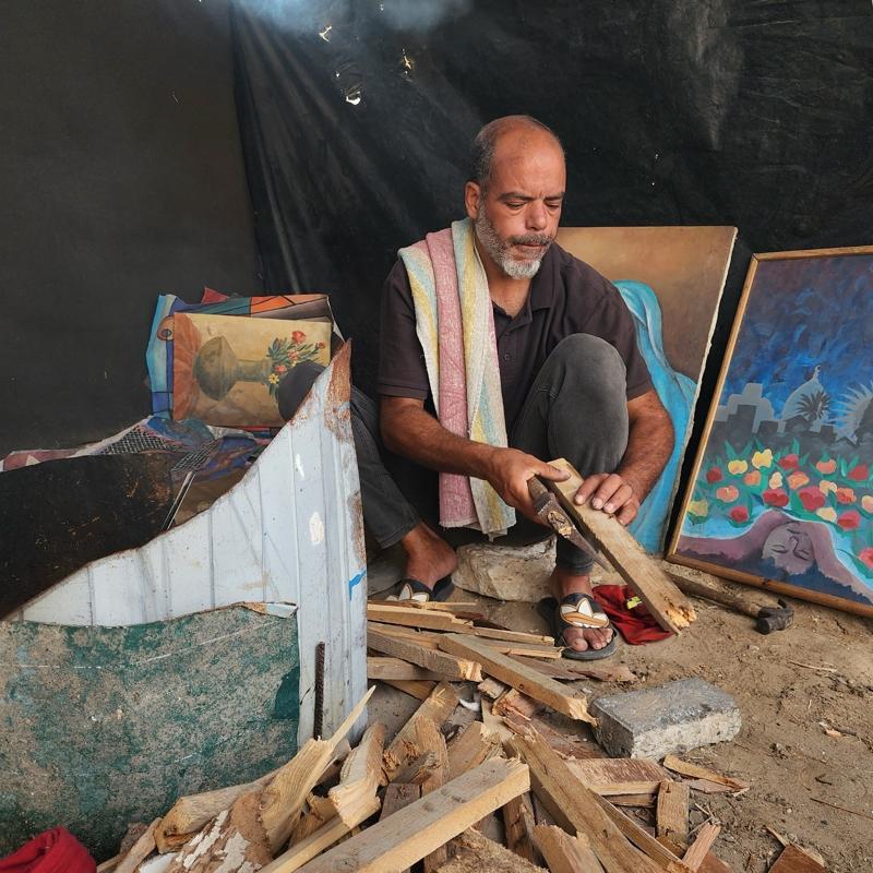 Filistinli sanat Taha Ebu Gali, tablolarn paralamak zorunda kalyor