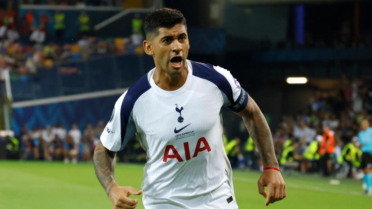 Tottenham Cristian Romero Premier Lig fotoraflar resimleri