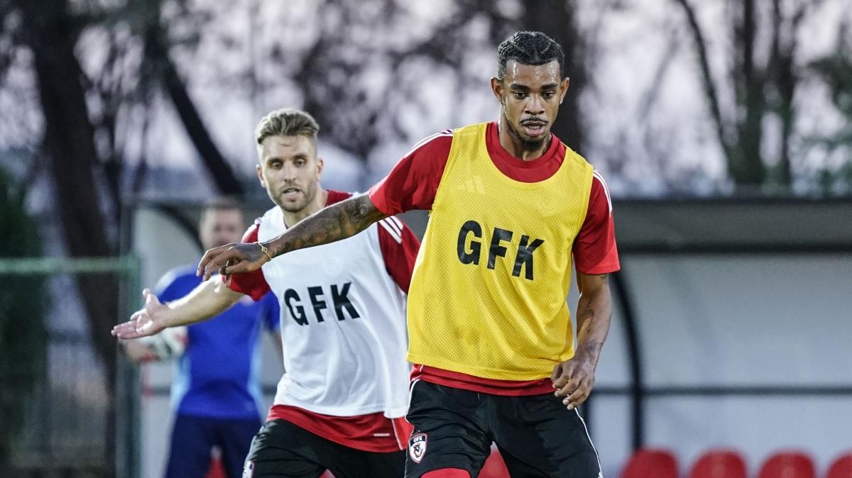 Gaziantep FK Gen�lerbirli�i ma�� S�per Lig �al��malar� foto�raflar� resimleri