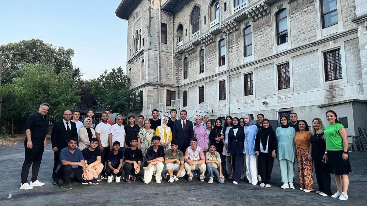 stanbul l Mill Eitim Mdrl Trkiye Yzyl Maarif Modeli fotoraflar resimleri