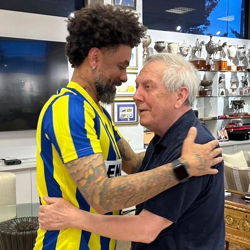 Cristian Baroni, Aziz Yldrm ve Aykut Kocaman ile bulutu