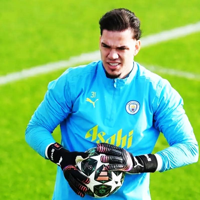 Ederson, G.Saray' ok istiyor
