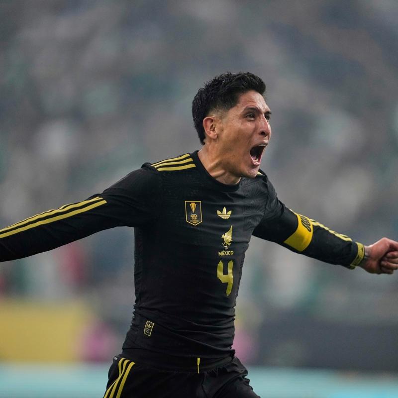 Edson Alvarez karar aamasnda