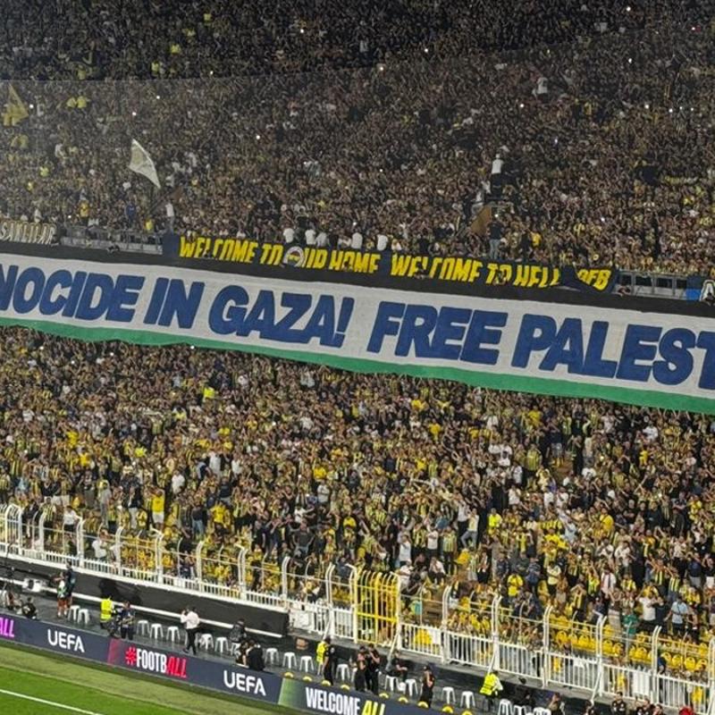 Fenerbahe tribnlerinden Filistin'e destek!