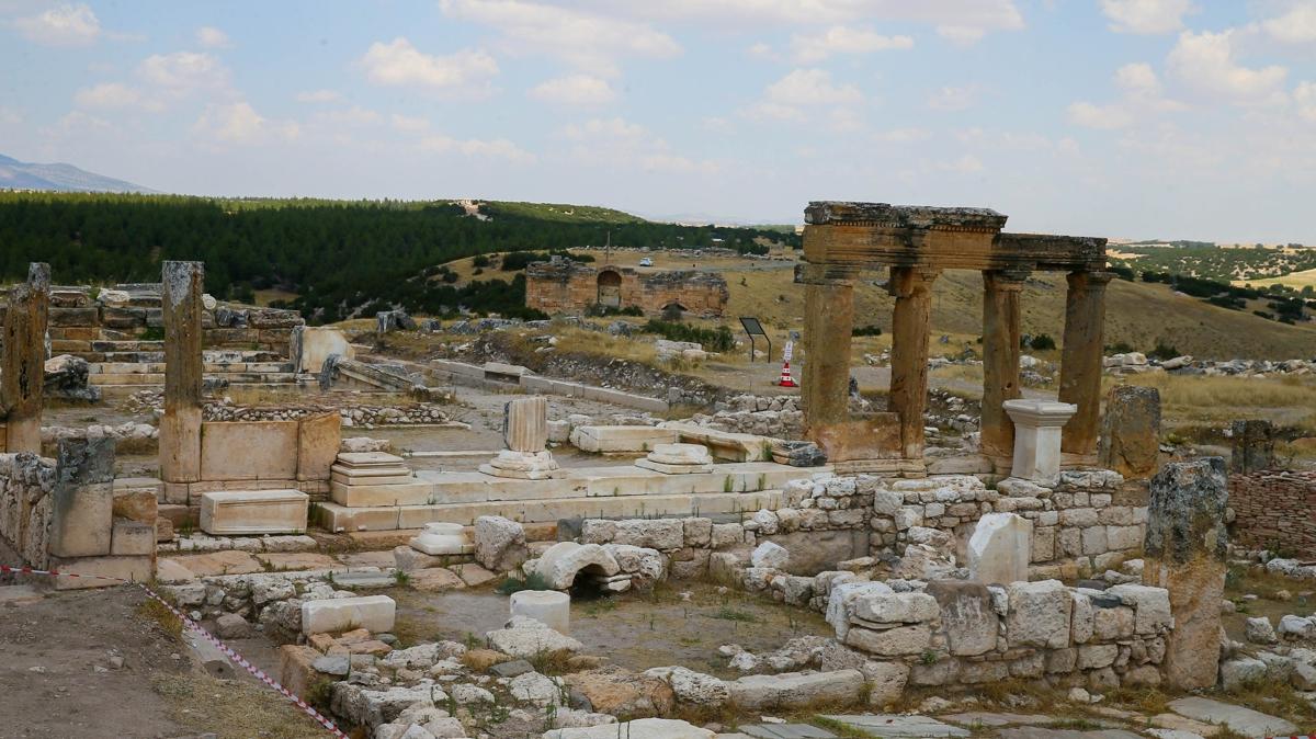 Blaundos Antik Kenti Kaz Arkeoloji Antik Kent Uak fotoraflar resimleri