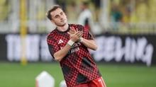 Kadky'de tribnlerden Kerem Aktrkolu'na alk