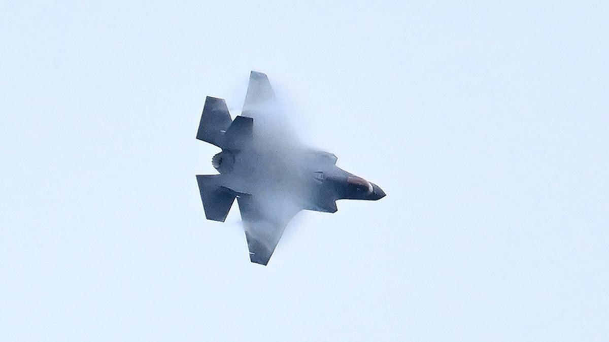 F/A-18E Super Hornet Virginia aklar denize dme olay fotoraflar resimleri