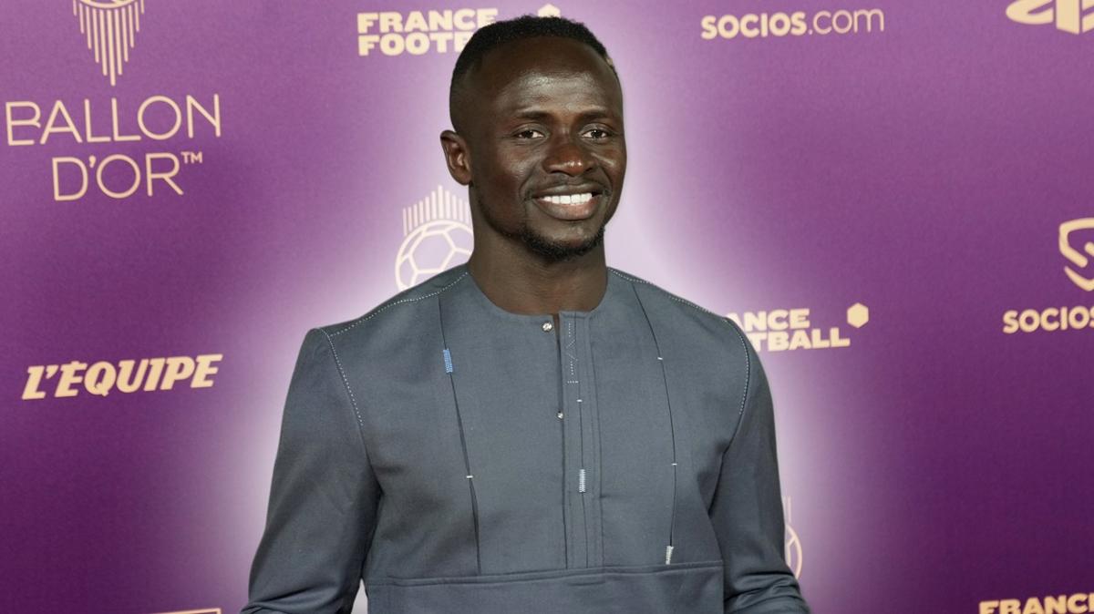 sadio mane olympiacos transfer fotoraflar resimleri