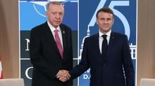Macron'la grme sonras mesaj! Bakan Erdoan: Katky vermeye devam edeceiz