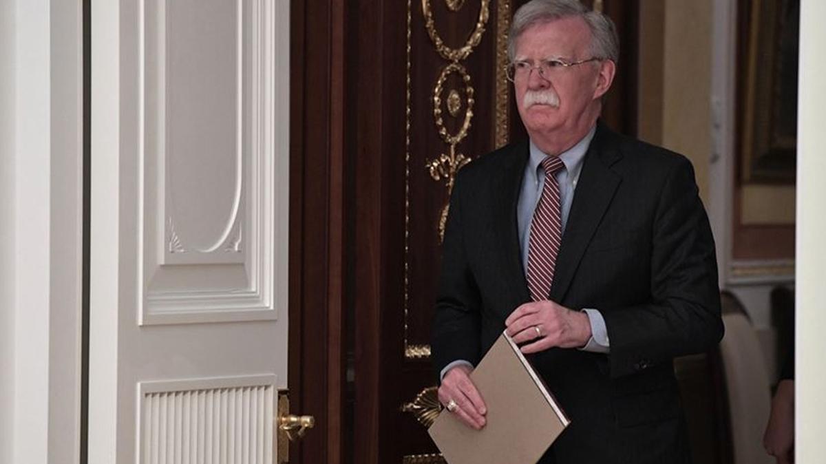 John Bolton FBI arama fotoraflar resimleri