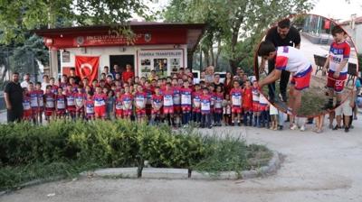 CHP'li belediyeden sporcu ocuklara engel! Mahalle kulb darda brakld