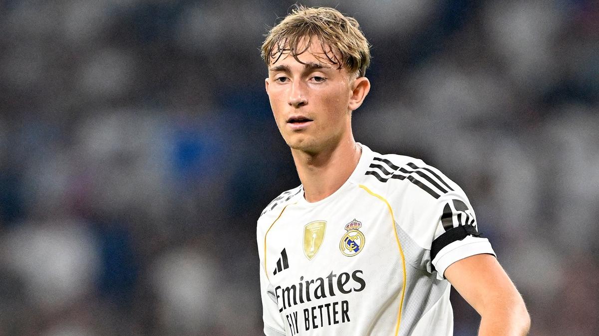 Dean Huijsen real madrid transfer fotoraflar resimleri