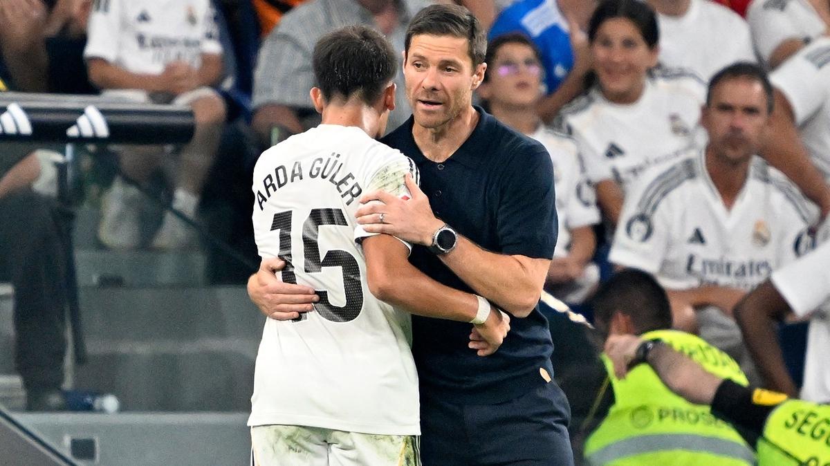 xabi alonso arda gler real madrid fotoraflar resimleri