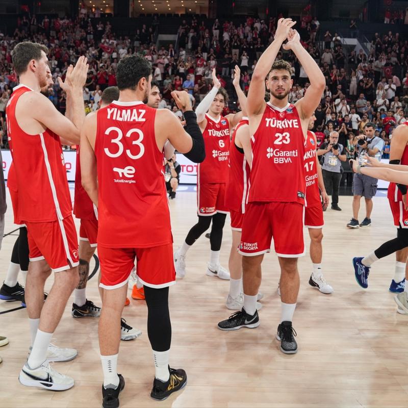 A Milli Erkek Basketbol Takm'nn EuroBasket kadrosu akland