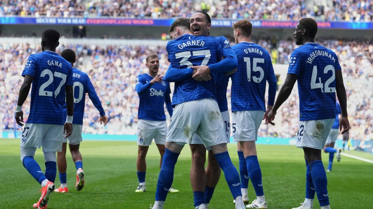 Everton Brighton Ferdi Kadolu fotoraflar resimleri