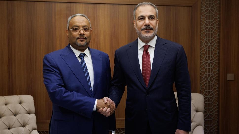 Bakan Fidan, Cibutili mevkidaşı Omar ile görüştü