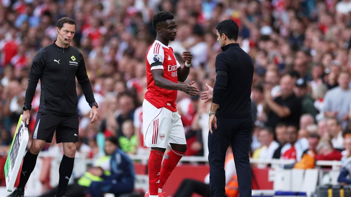 BukayoSaka sakatlk Arsenal LeedsUnited KanatOyuncusu Futbolcu fotoraflar resimleri