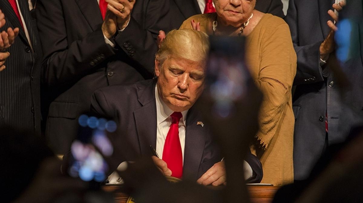 Donald Trump Sahte Haber Lisans ptali fotoraflar resimleri