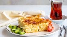 Alarm deil kokusu uyandryor! Kahvaltlk tr peynirli brek tarifi