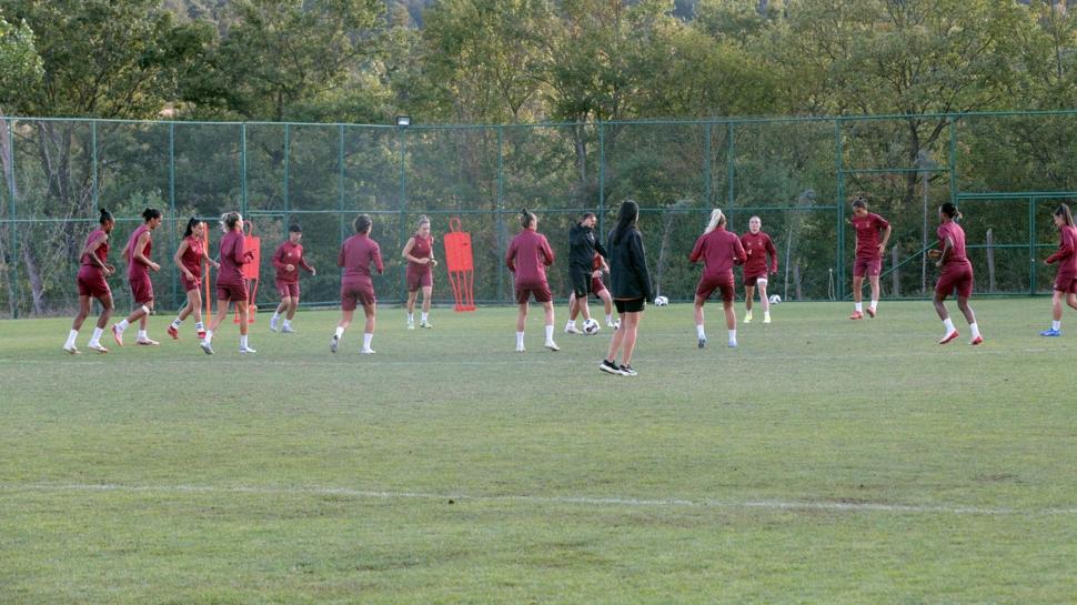 Galatasaray Kadın Futbol Takımı yeni sezon hazırlıklarını sürdürüyor