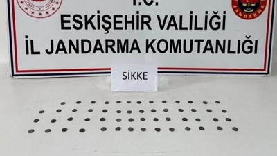 Eskiehir'de tarihi eser operasyonu: 55 sikke ele geirildi