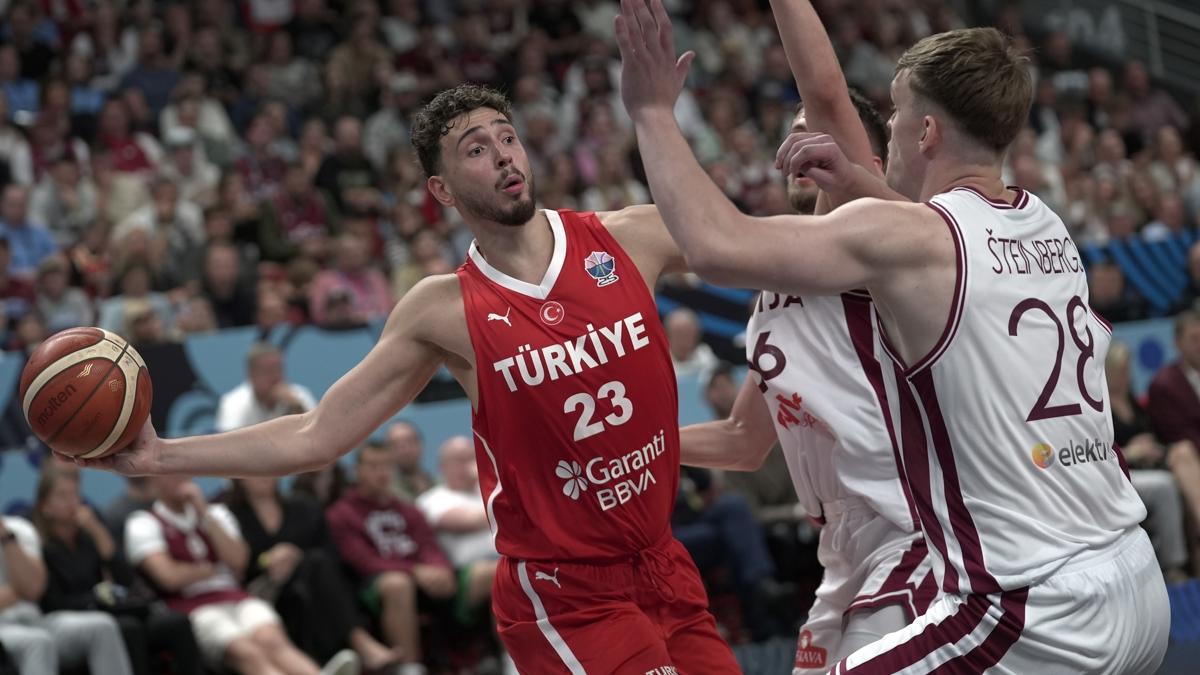 Alperen engn Ma sonras Milli Erkek Basketbol Takm fotoraflar resimleri