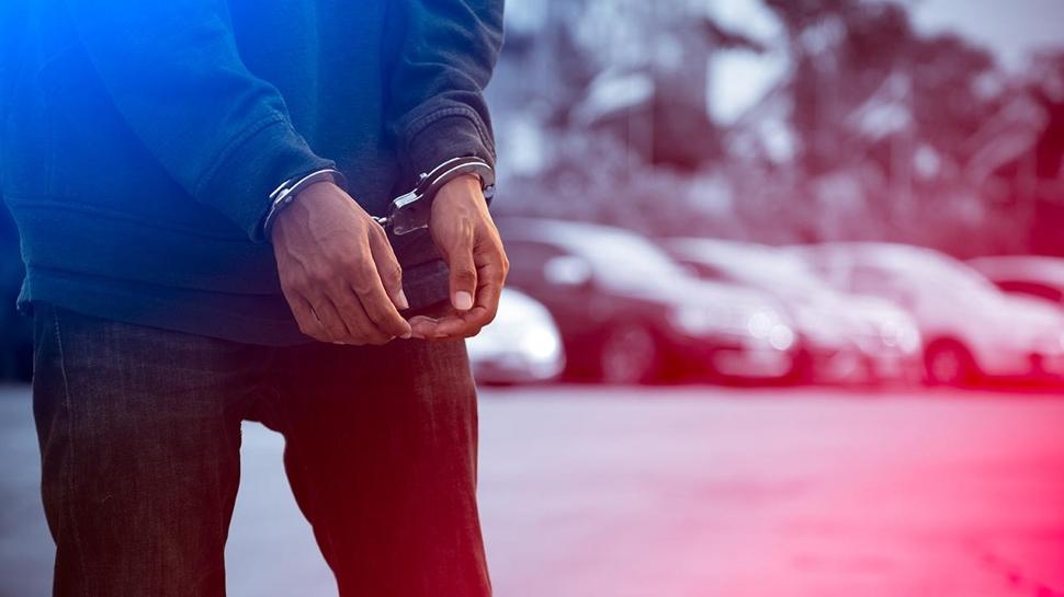 İzmir'de DEAŞ operasyonu: 9 gözaltı