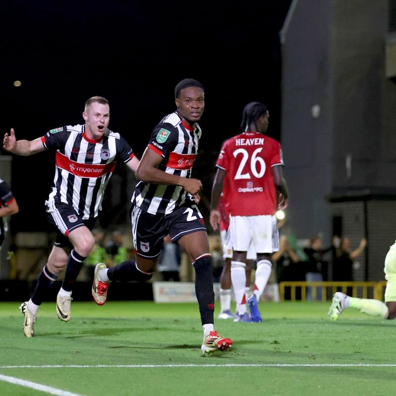Manchester United 4. lig takmna elendi