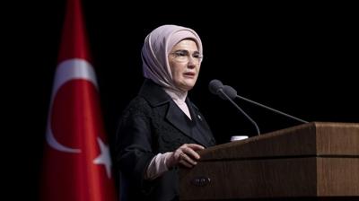 Emine Erdoan, ule Yksel enler'i vefatnn 6. ylnda and