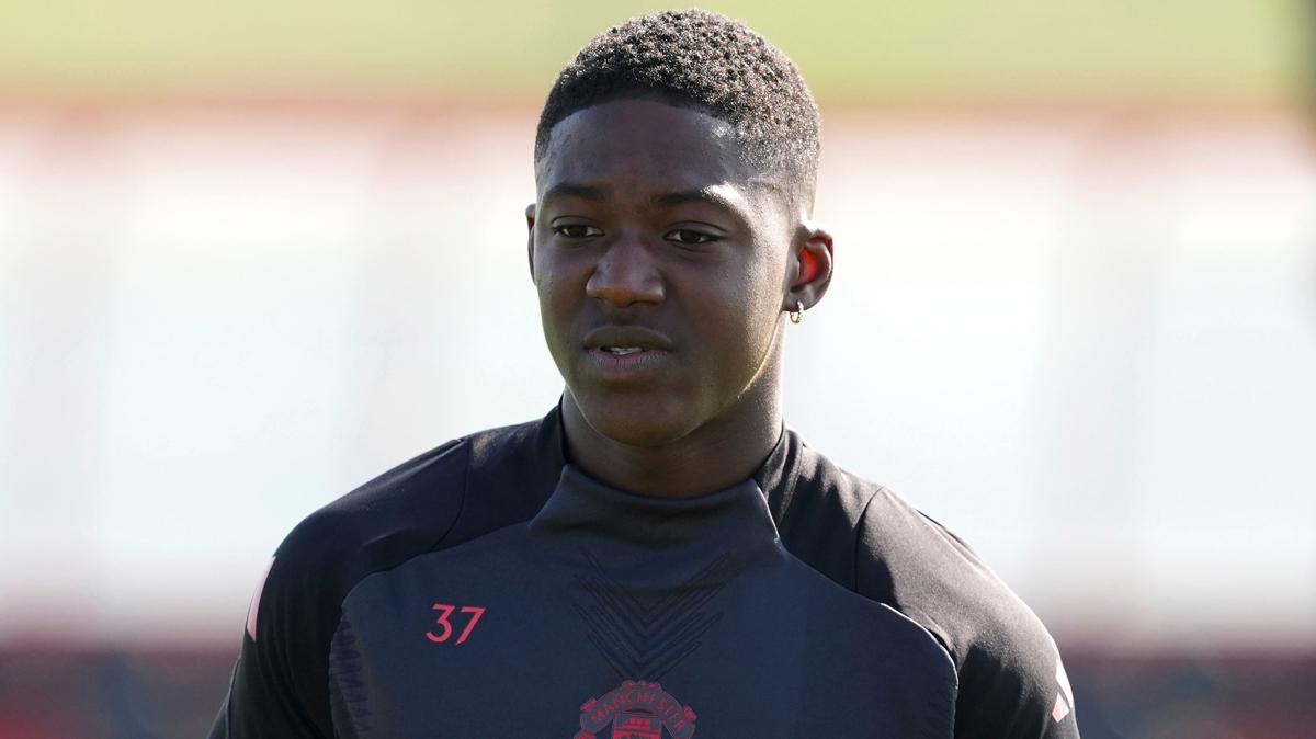 Kobbie Mainoo manchester united transfer fotoraflar resimleri