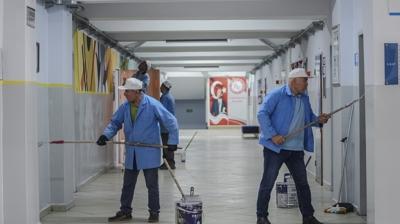 Eitim yuvalarnda hummal hazrlk: stanbul'da okullarn onarm almalarna 650 milyonluk yatrm