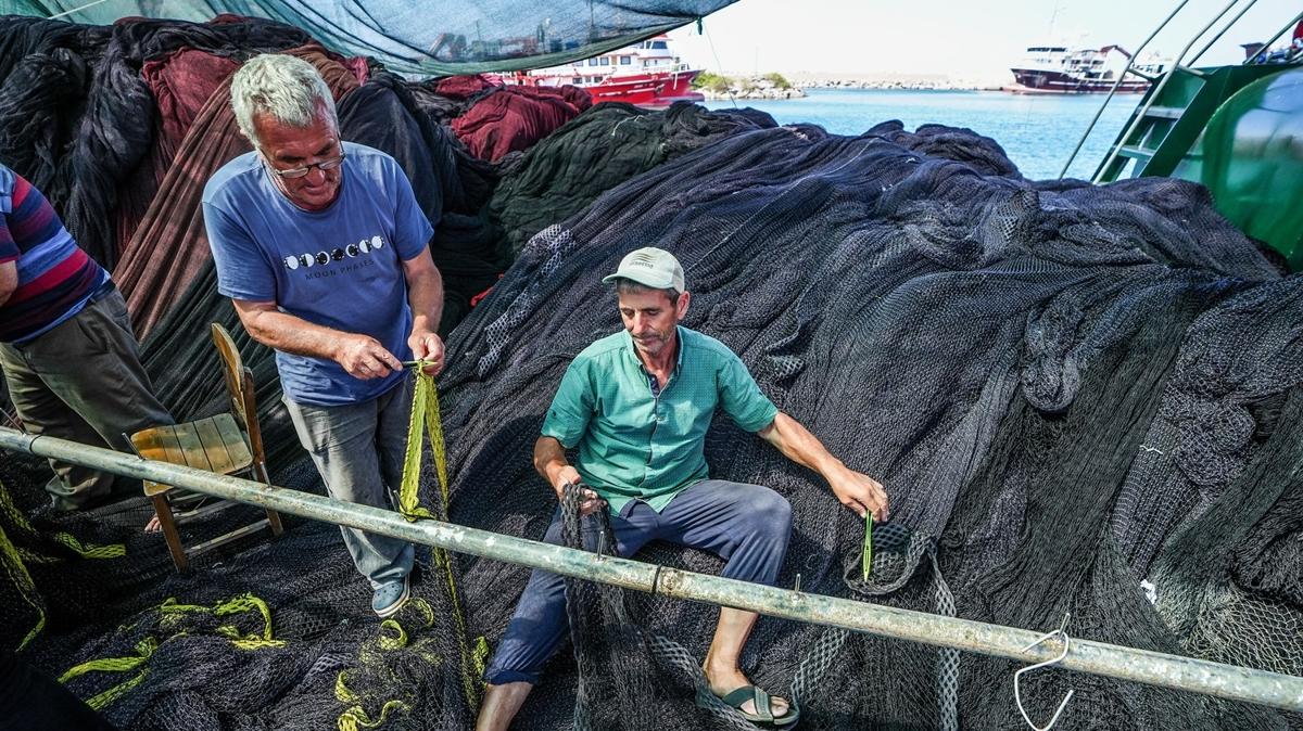 balklar av yasa tekneler alar bakm denizler 1 Eyll Marmara Ege Gney Kuzey SEO Google uyumlu etiket metin uzunluk 20  karakter ret tamamla av yasak sresi son a deniz balk etyiket arama optimizasyonu makasimum  adet grevi komplike olutur anahtar kelime belirle liste olutur. fotoraflar resimleri