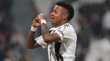 Kadro d kalmt! Keny Arroyo'dan fla paylam