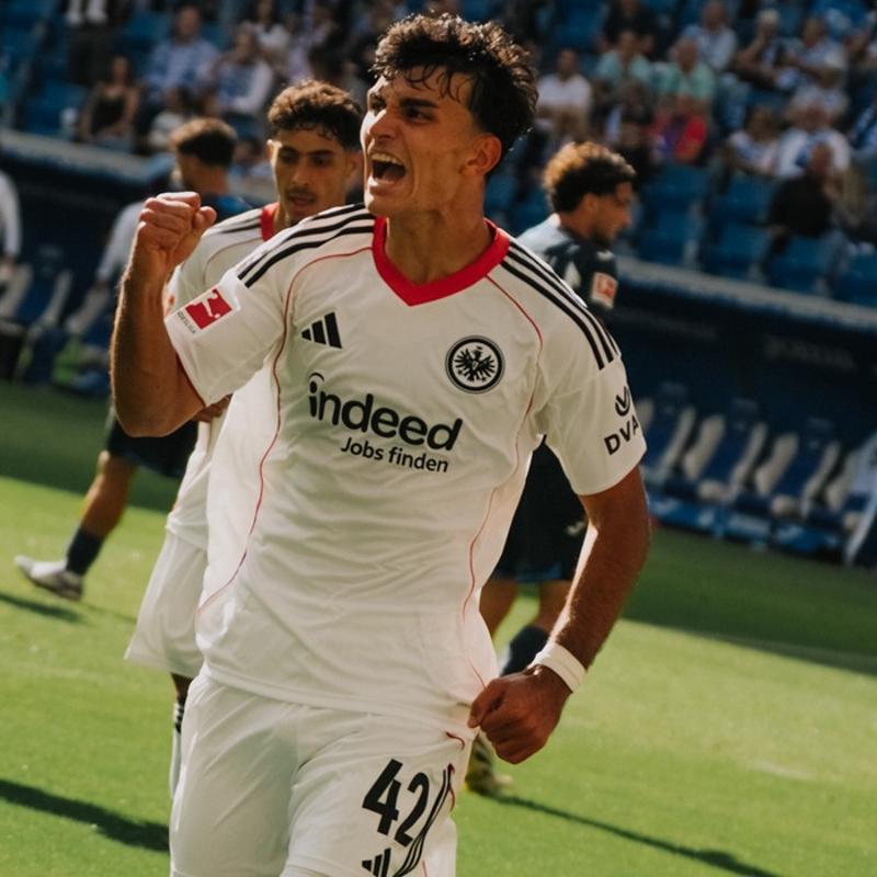 Can Uzun'dan Eintracht Frankfurt formasyla bir gol daha!