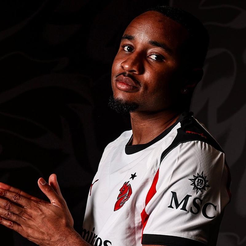 Milan, Christopher Nkunku'yu kadrosuna katt