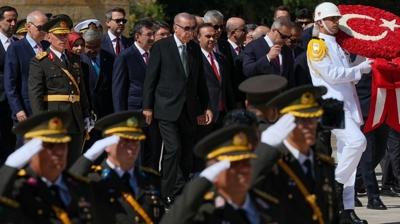Bakan Erdoan Antkabir'i ziyaret etti