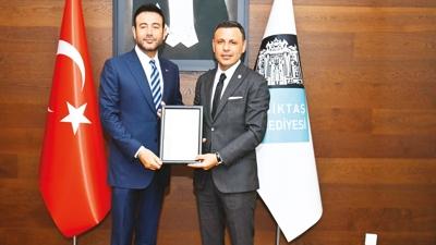 Hileli kurultay' iin 10 isme hapis istemi