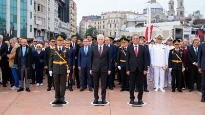 Taksim'de 30 Austos cokusu: Cumhuriyet Ant'nda zaferin 103. yl anld