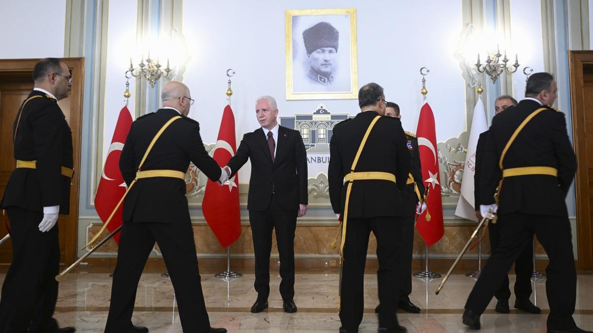 stanbul Valisi Gl  30 Austos Zafer Bayram  tebrikleri kabul etti fotoraflar resimleri